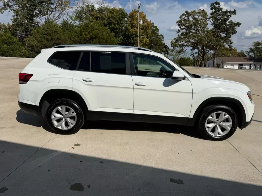2019 Volkswagen Atlas S photo 1