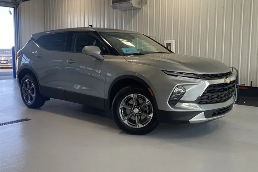 2025 Chevrolet Blazer 2LT photo 1