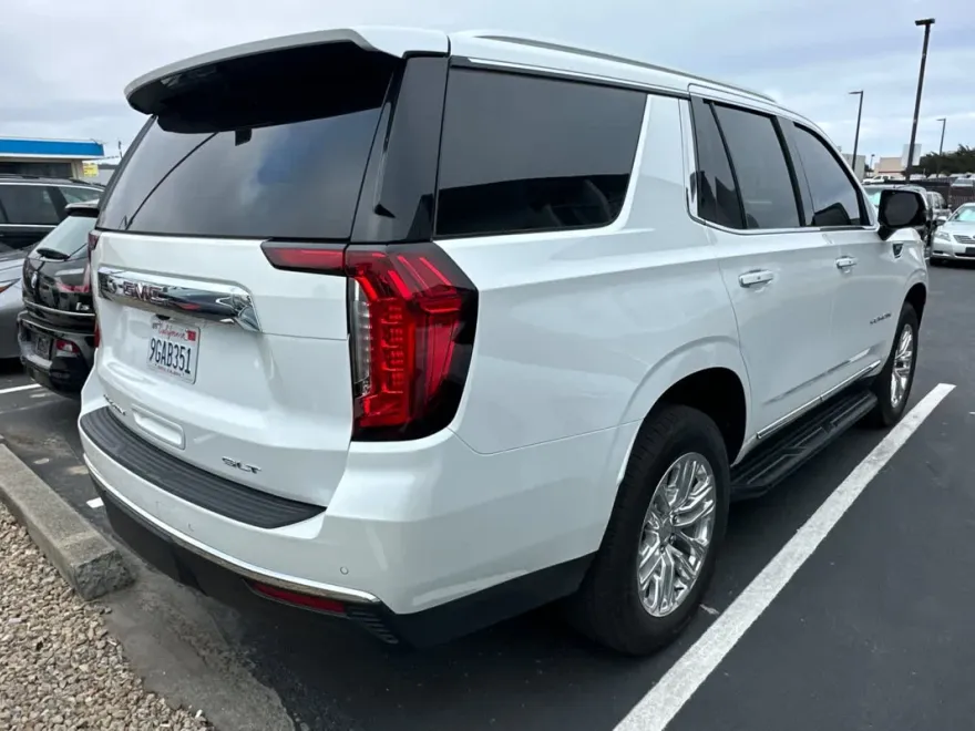 2023 Gmc Yukon SLT photo 1