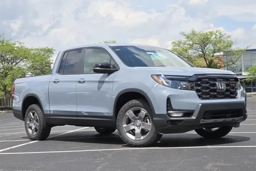 2025 Honda Ridgeline TrailSport photo 1