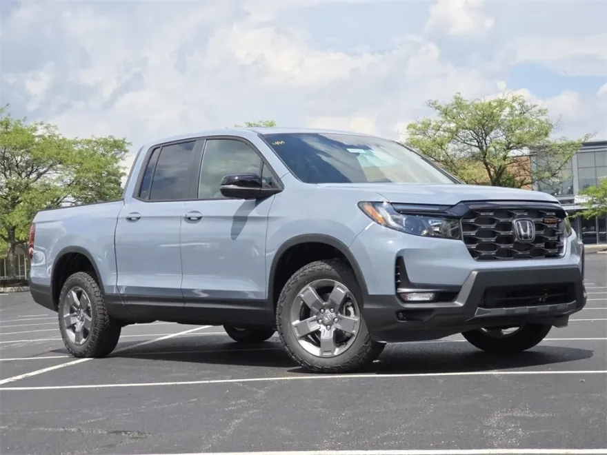 2025 Honda Ridgeline TrailSport photo 1