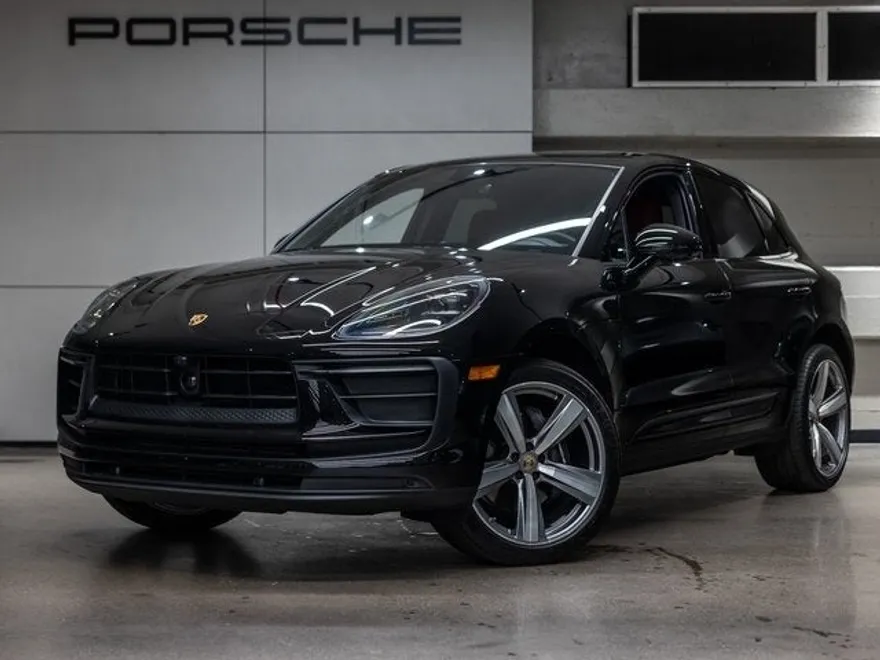 2025 Porsche Macan T photo 1