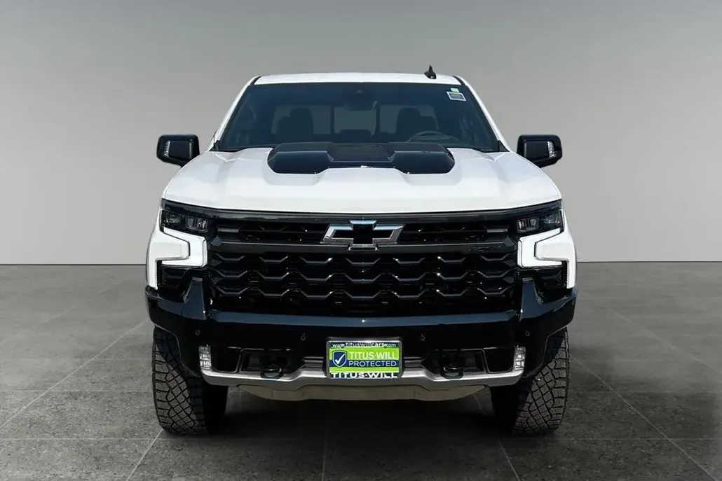 2026 Chevrolet Silverado 1500 ZR2 photo 1