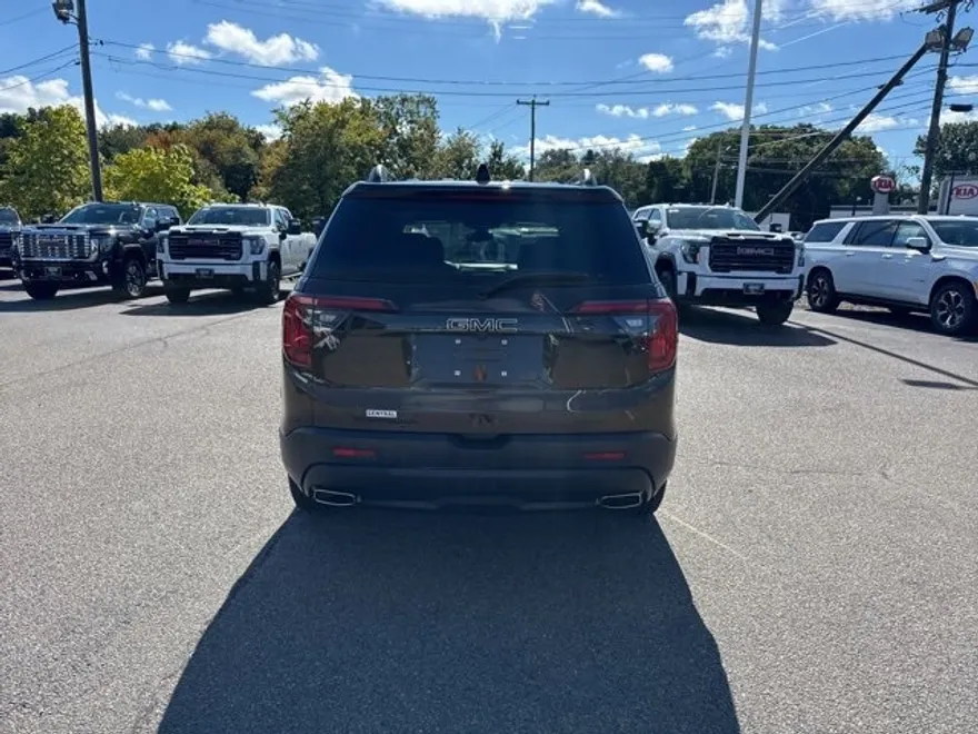 2023 Gmc Acadia SLT photo 1