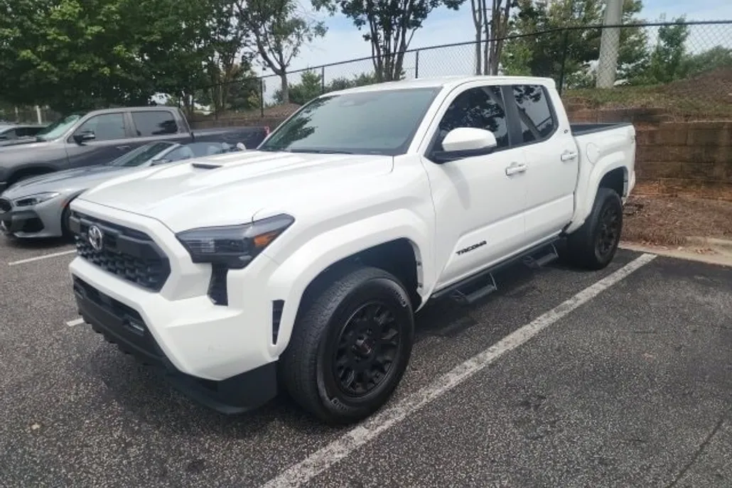 2024 Toyota Tacoma TRD Sport photo 1