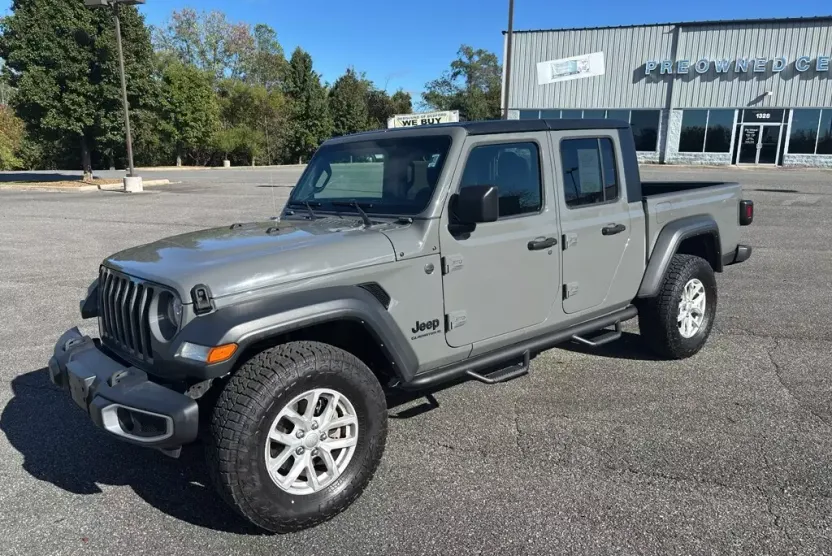 2023 Jeep Gladiator Sport S photo 1