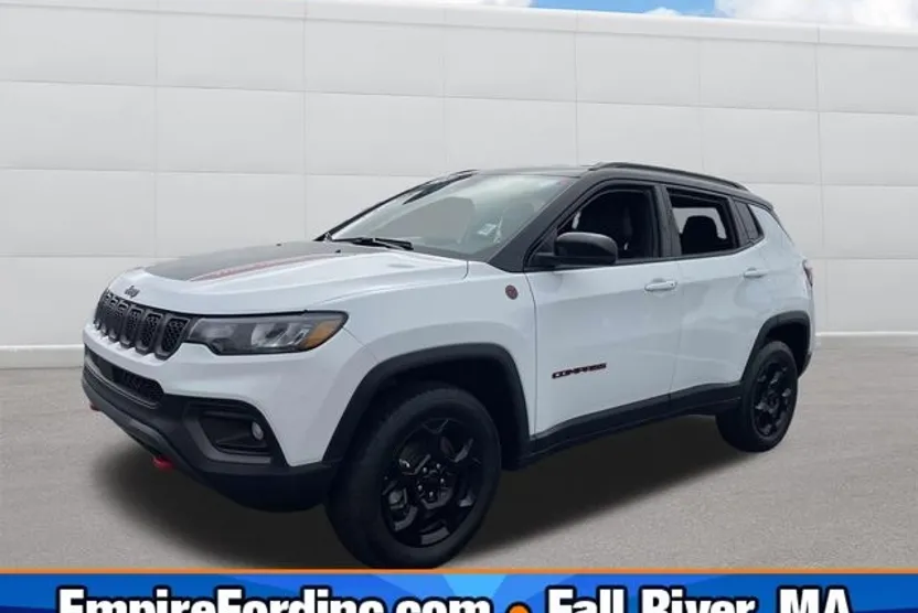 2024 Jeep Compass Trailhawk photo 1