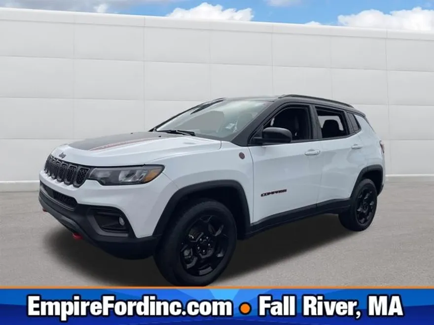 2024 Jeep Compass Trailhawk photo 1