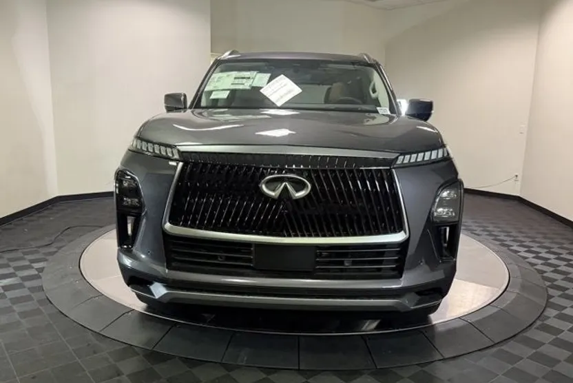 2026 Infiniti QX80 Luxe photo 1