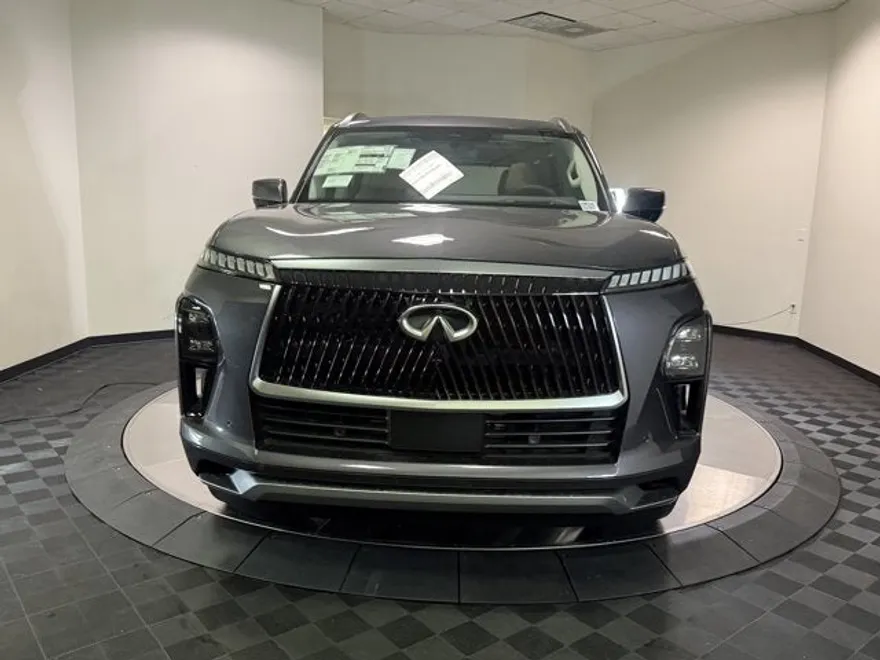 2026 Infiniti QX80 Luxe photo 1