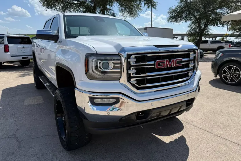 2024 Gmc Sierra 1500 SLT photo 1