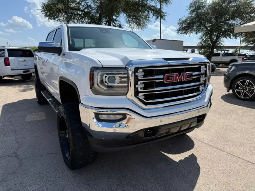 2024 Gmc Sierra 1500 SLT photo 1