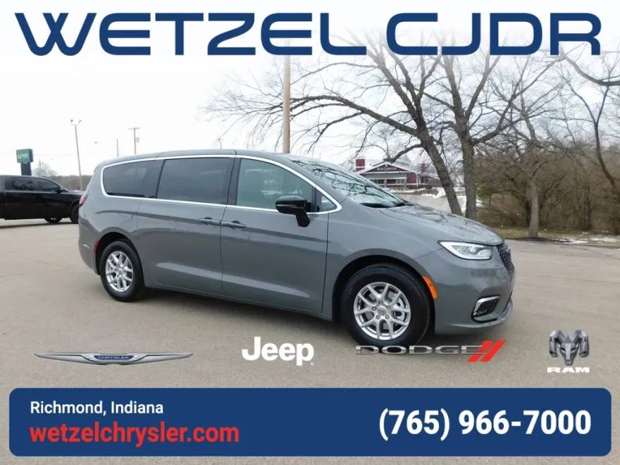 2025 Chrysler Pacifica photo 1