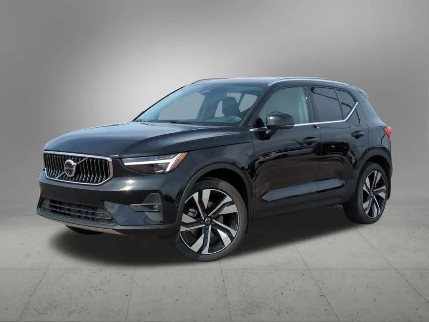 2025 Volvo XC40 Plus photo 1