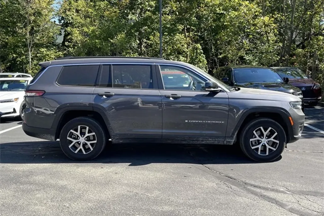 2024 Jeep Grand Cherokee Limited photo 1