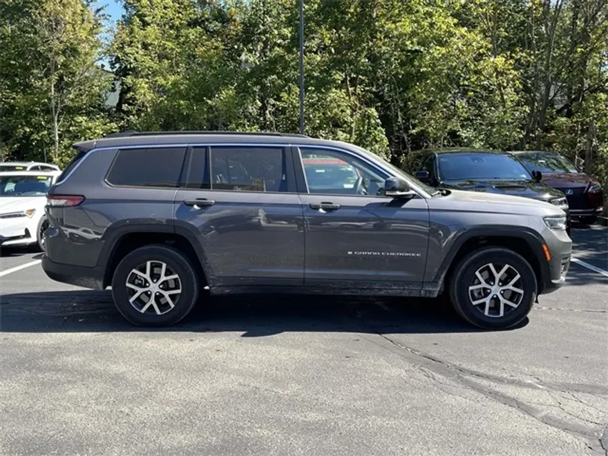 2024 Jeep Grand Cherokee Limited photo 1