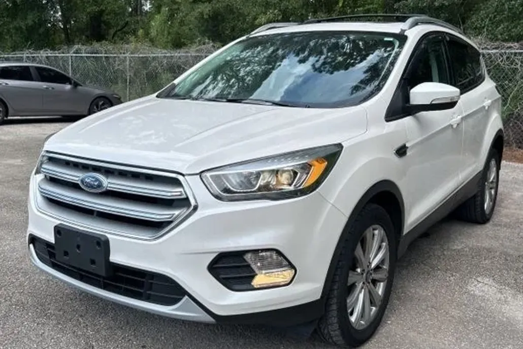 2017 Ford Escape Titanium photo 1