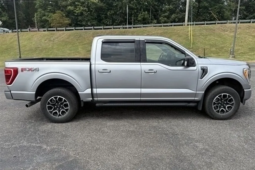 2022 Ford F-150 XLT photo 1