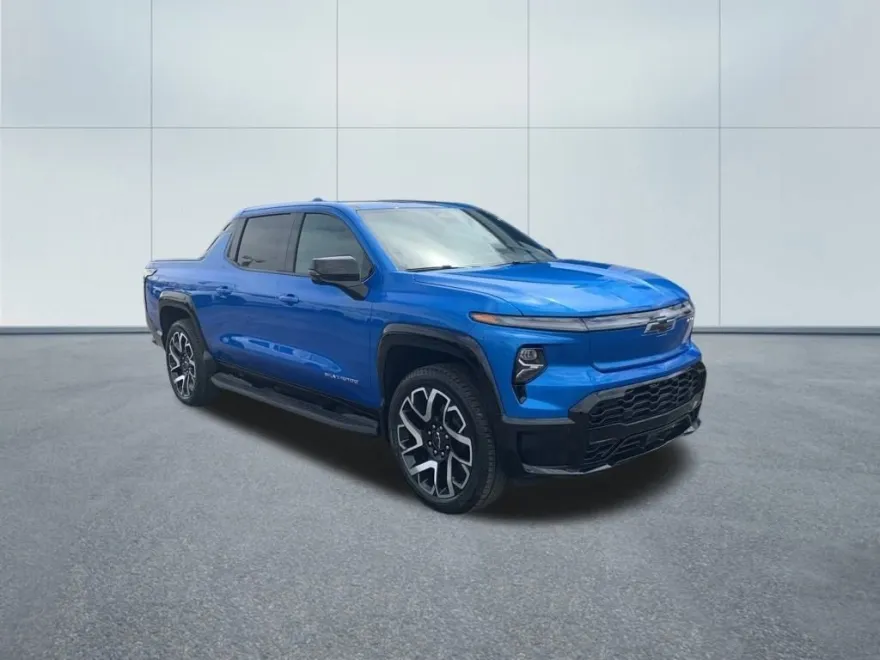 2025 Chevrolet Silverado EV RST photo 1