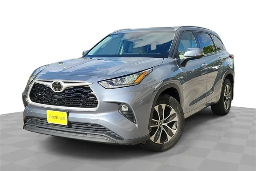 2020 Toyota Highlander XLE photo 1