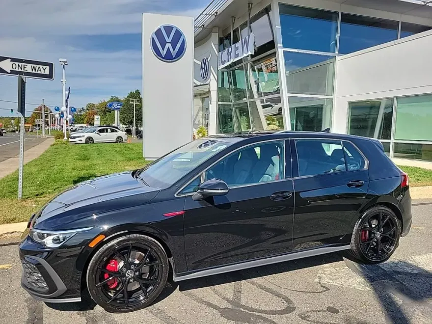 2024 Volkswagen Golf GTI 380 SE photo 1