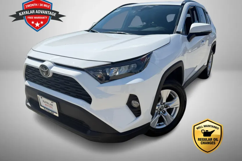 2020 Toyota RAV4 XLE photo 1