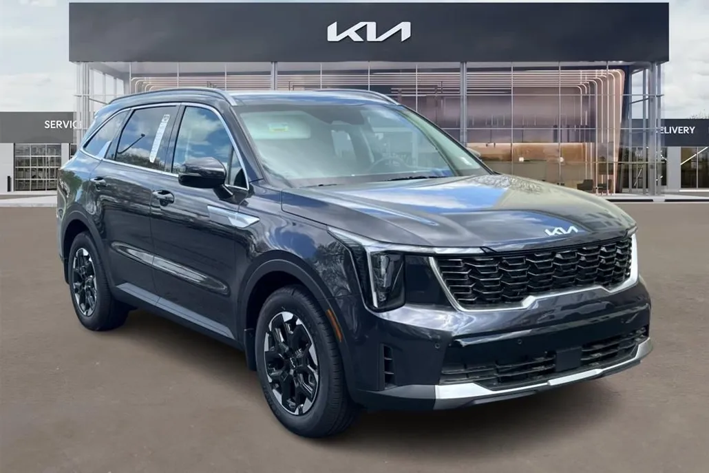 2025 Kia Sorento S photo 1