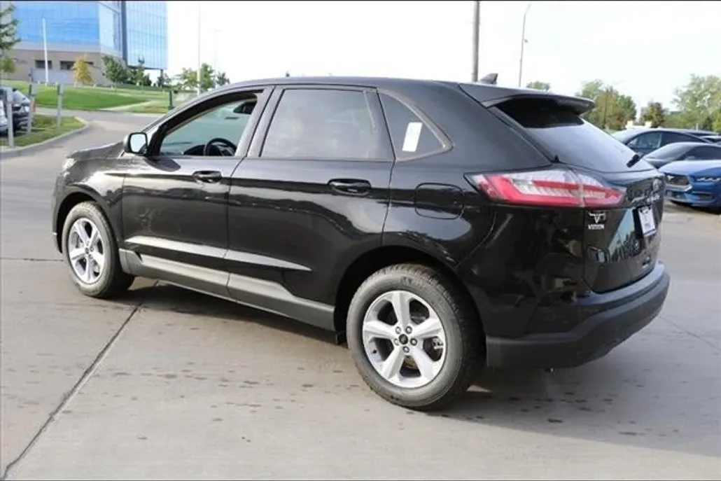2024 Ford Edge SE photo 1