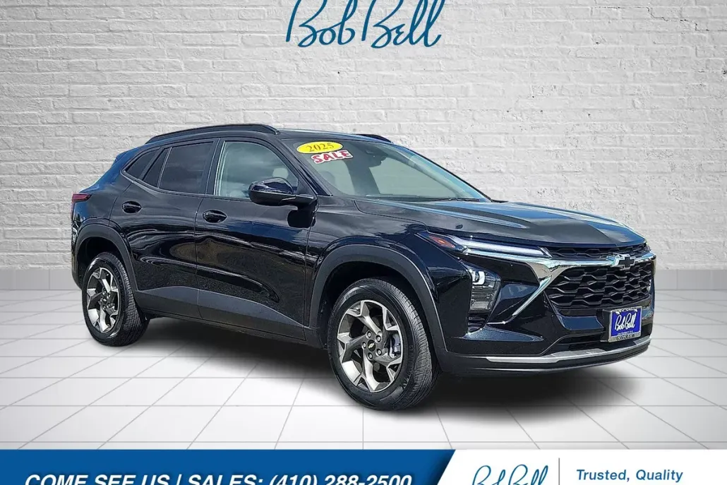 2025 Chevrolet Trax LT photo 1