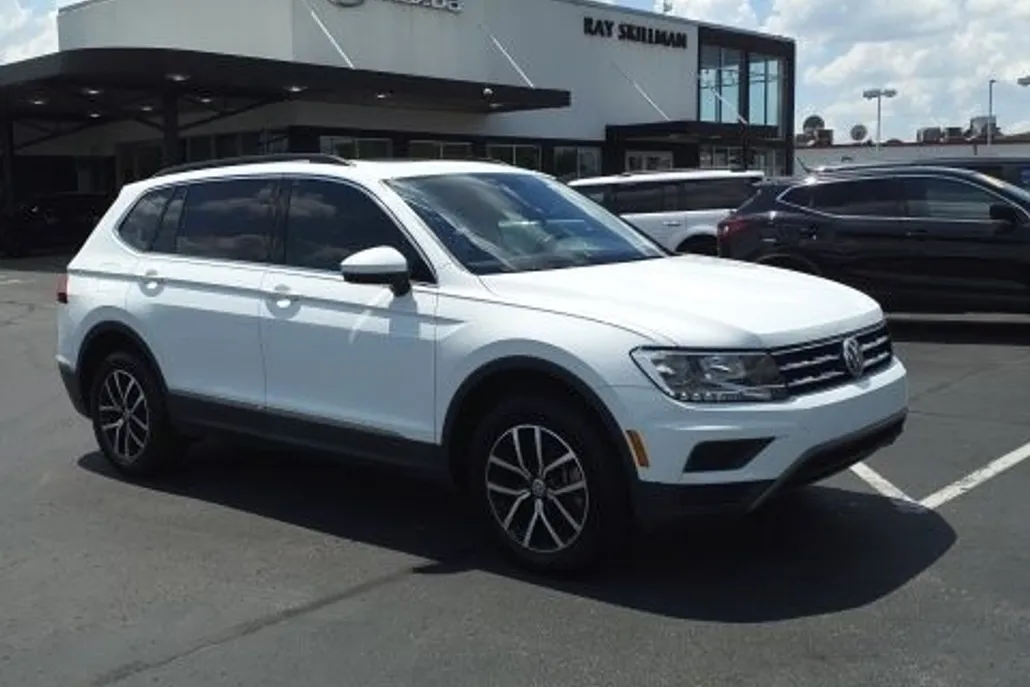 2021 Volkswagen Tiguan SE photo 1