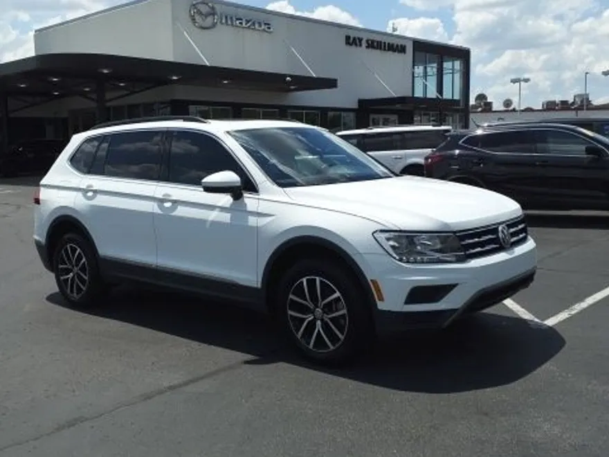 2021 Volkswagen Tiguan SE photo 1