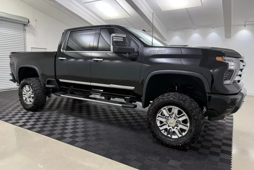 2024 Chevrolet Silverado 2500HD High Country photo 1
