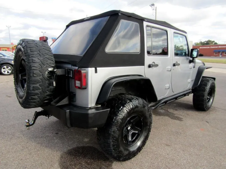 2017 Jeep Wrangler Unlimited Rubicon photo 7