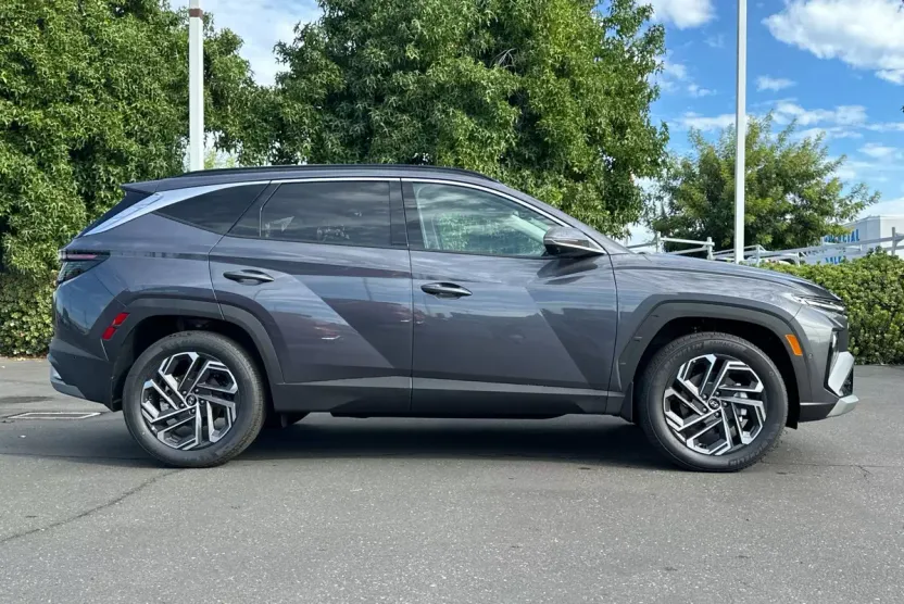 2025 Hyundai Tucson Hybrid Limited Sport photo 1