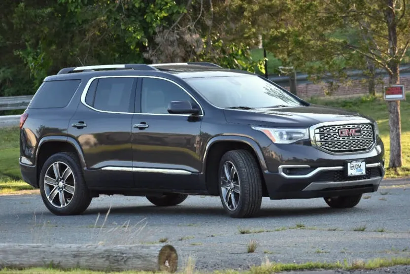 2017 Gmc Acadia Denali photo 1