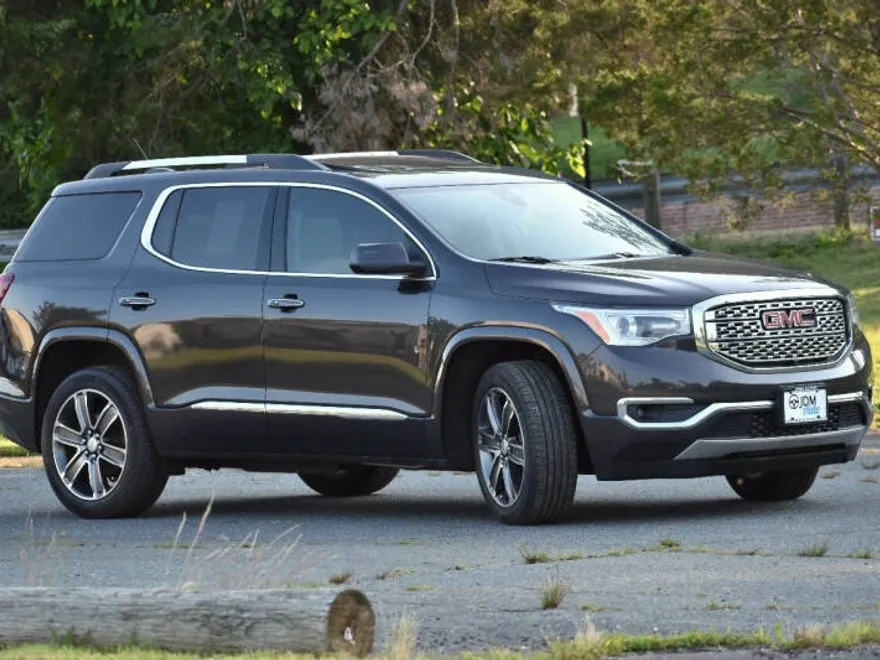 2017 Gmc Acadia Denali photo 1