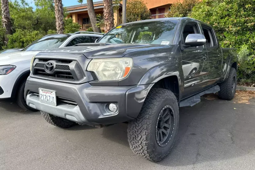 2013 Toyota Tacoma Base Double Cab photo 1
