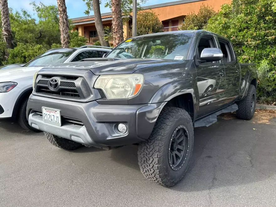 2013 Toyota Tacoma Base Double Cab photo 1