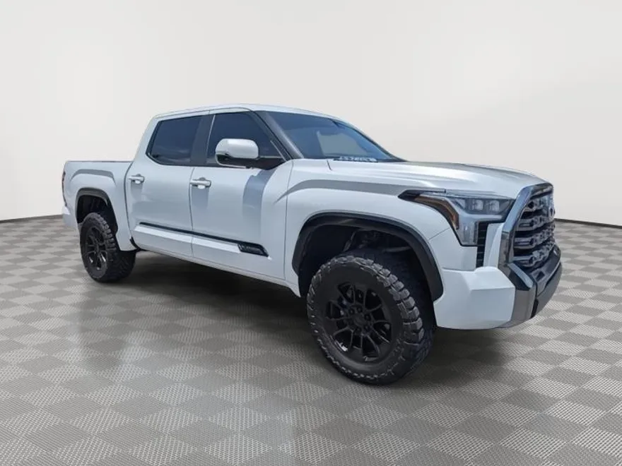 2024 Toyota Tundra Platinum CrewMax photo 1