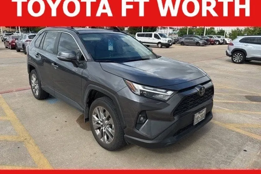 2023 Toyota RAV4 XLE Premium photo 1
