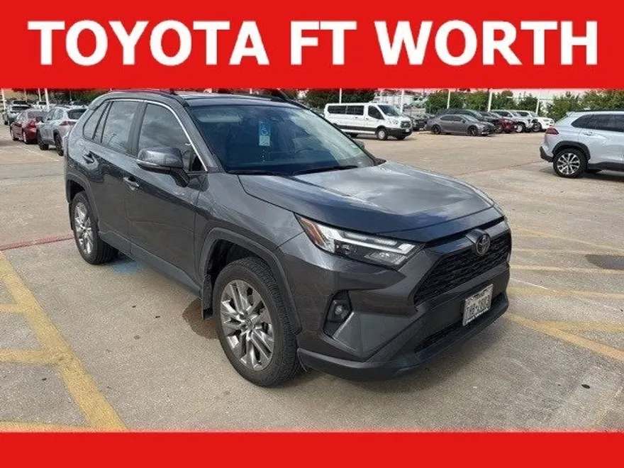 2023 Toyota RAV4 XLE Premium photo 1
