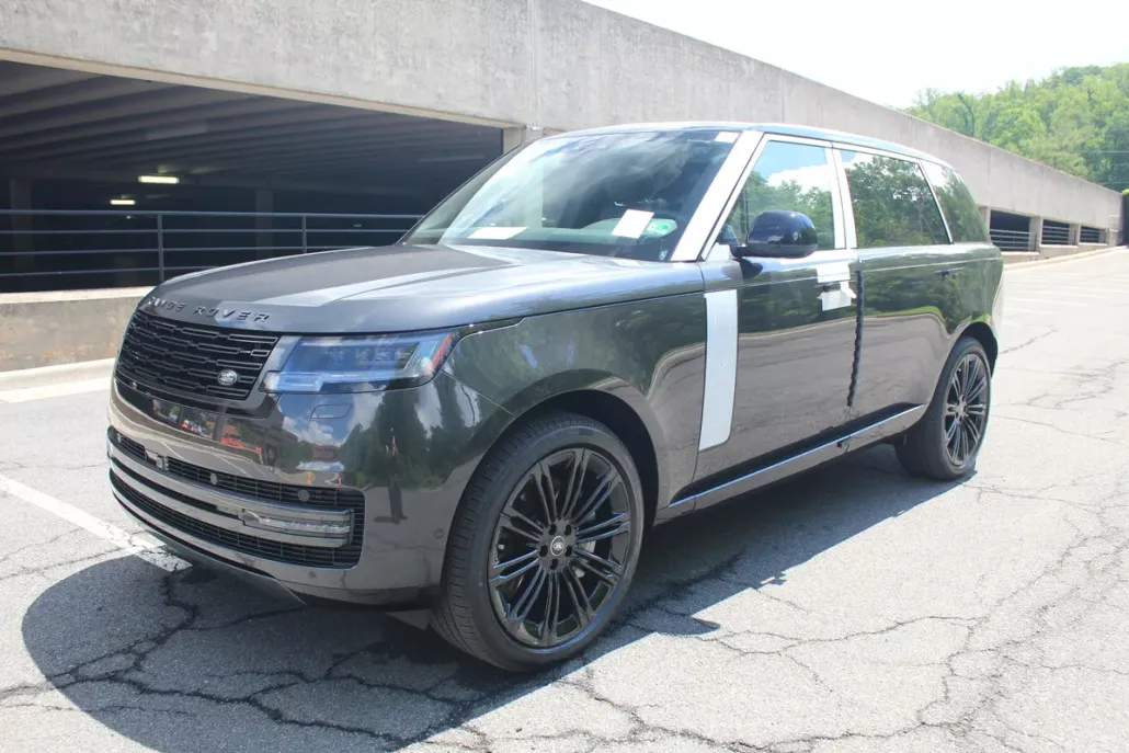 2025 Land Rover Range Rover SE photo 1