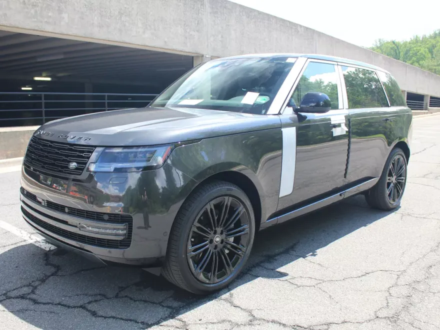 2025 Land Rover Range Rover SE photo 1