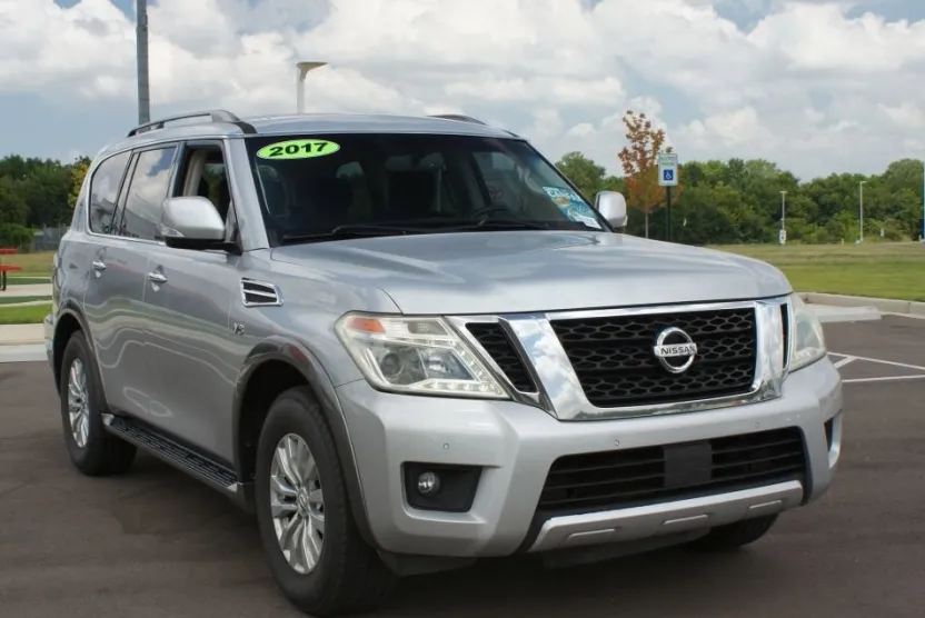 2017 Nissan Armada SV photo 1