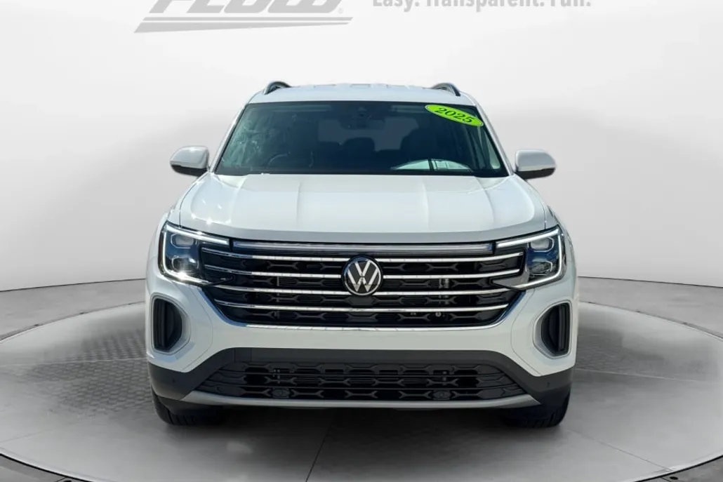 2025 Volkswagen Atlas SE Technology photo 1