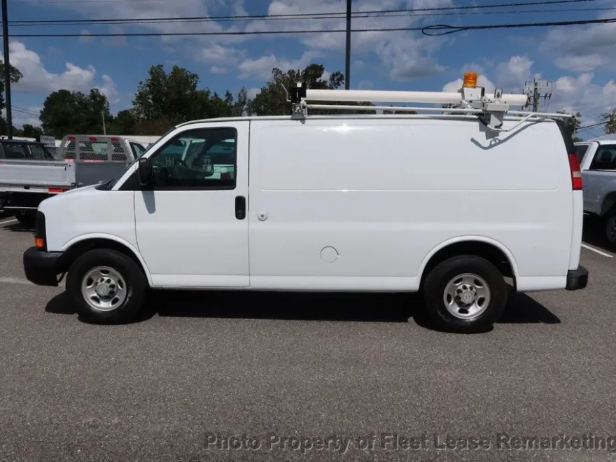 2009 Chevrolet Express Cargo photo 1