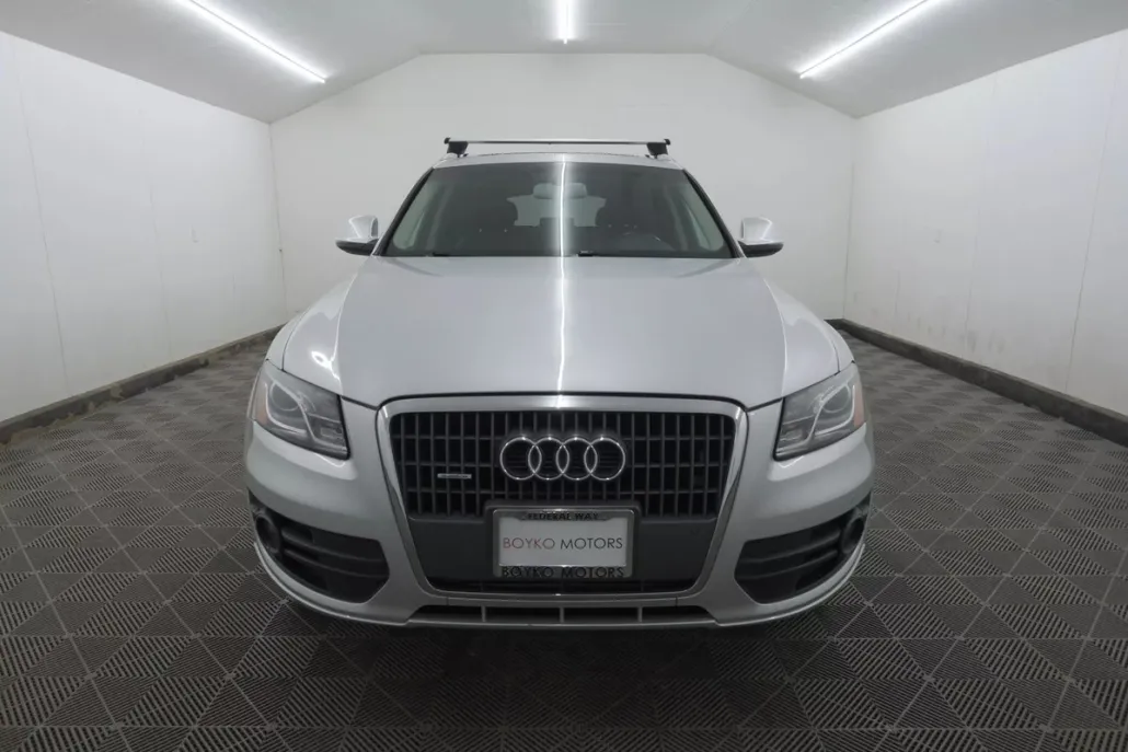 2012 Audi Q5 2.0T Premium photo 1