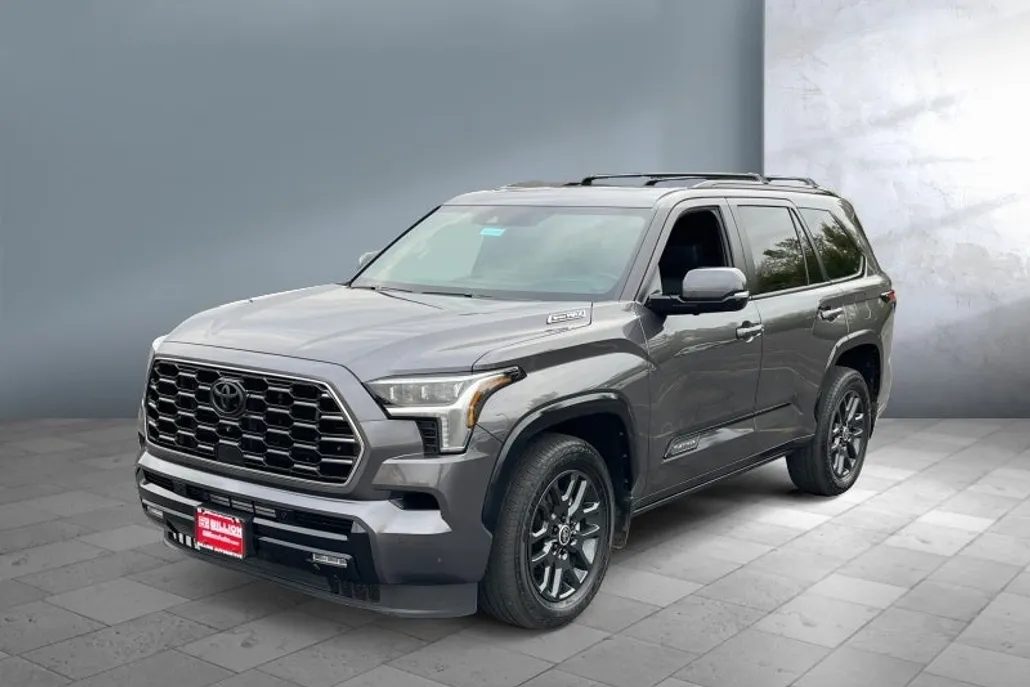 2024 Toyota Sequoia SR5 photo 1