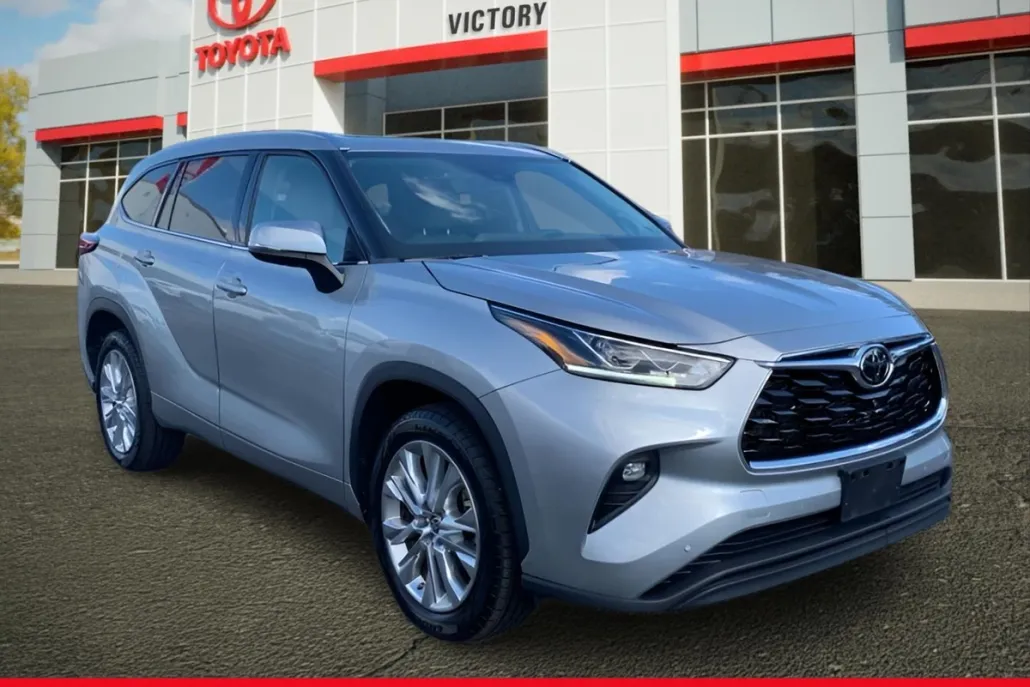 2021 Toyota Highlander Limited photo 1