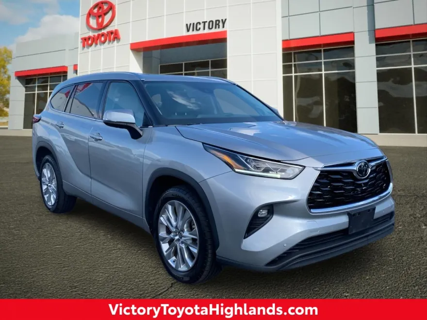 2021 Toyota Highlander Limited photo 1